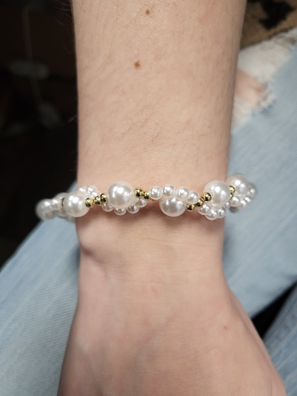 Delicate Pearl Bracelet